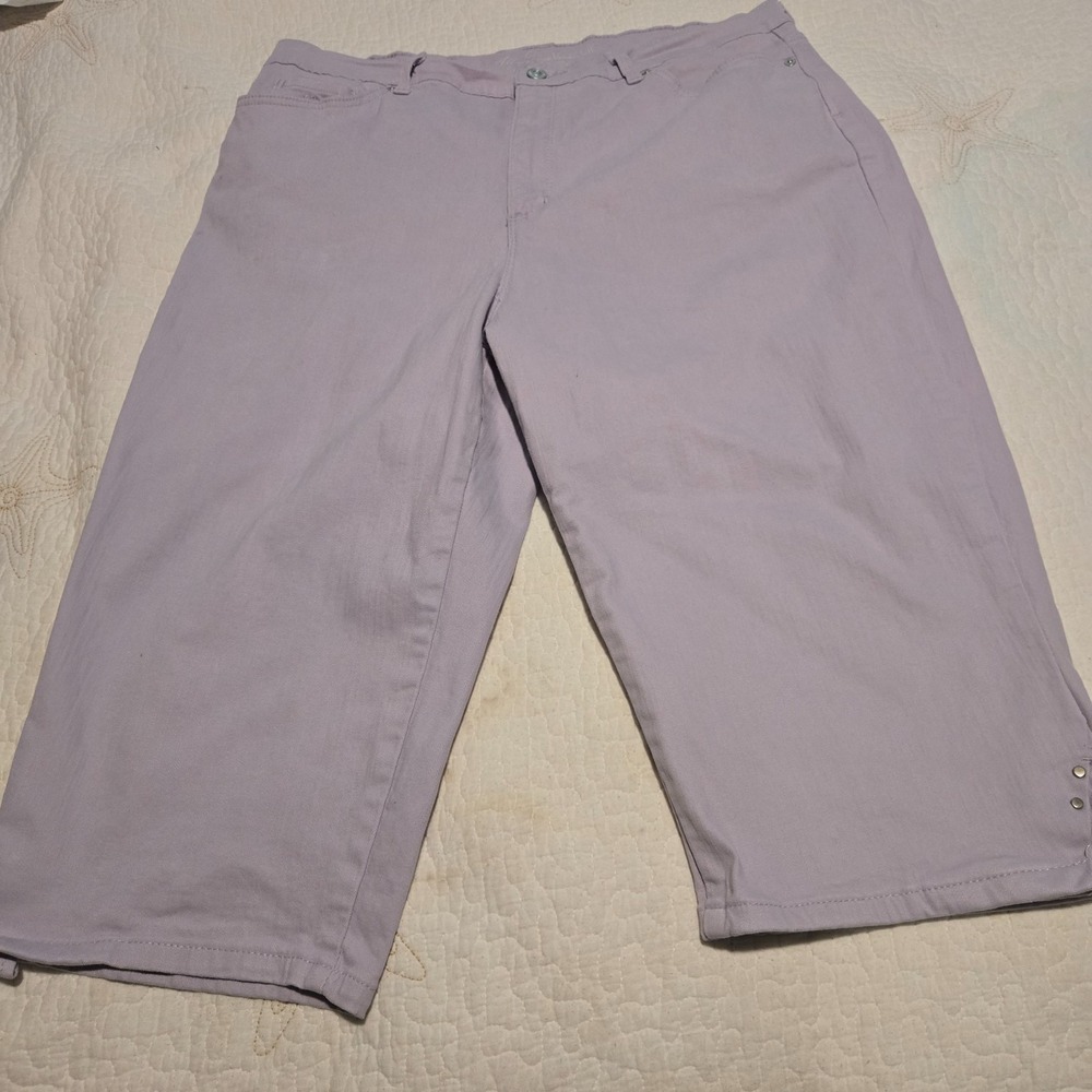 Gloria Vanderbilt Capris Women 18 Orchid Slimming Effect Stud Hem Stretch